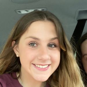 Meet your Posher, Caitlin